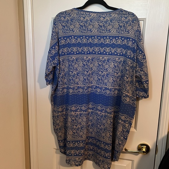 LULAROE IRMA New with out tags - Picture 4 of 5